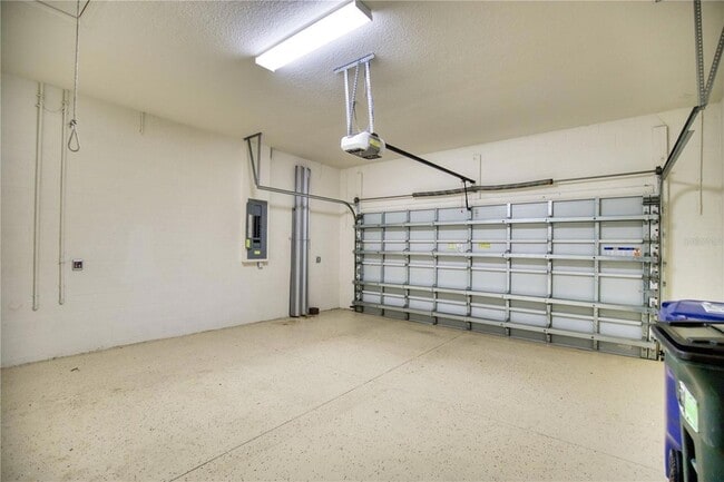 Building Photo - 5628 Semolino St