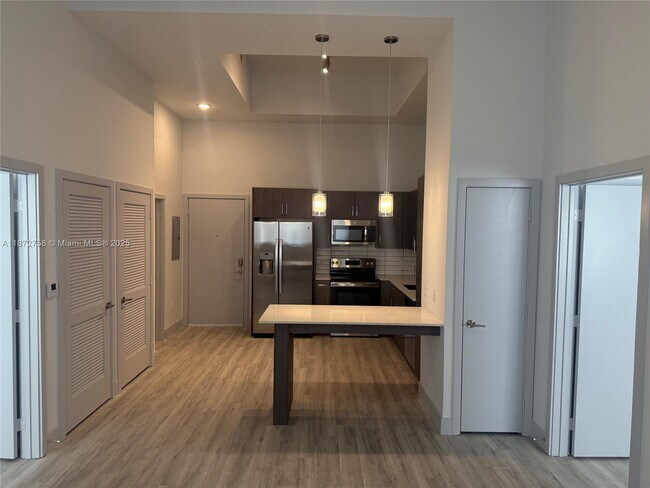 Building Photo - 9000 Ramblewood Dr