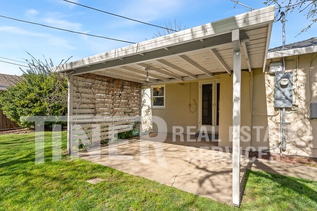 Building Photo - 5000 Reid Way