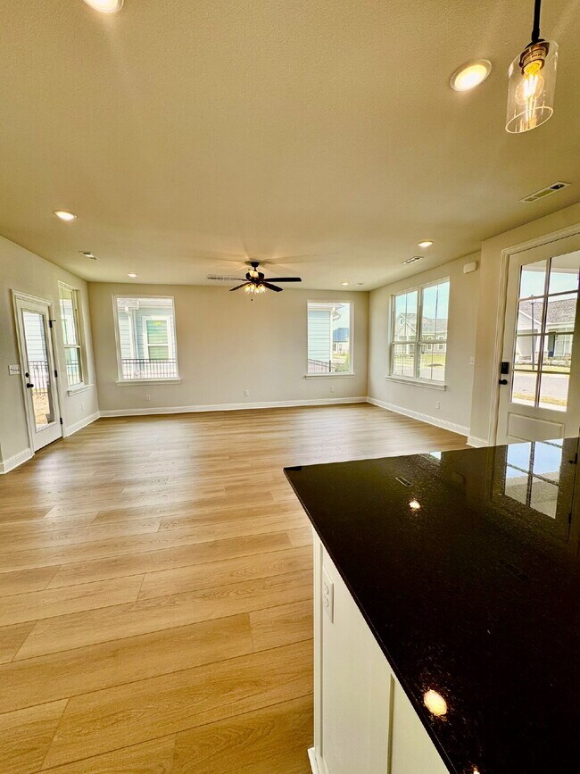 Building Photo - 6747 Winterwood Ave