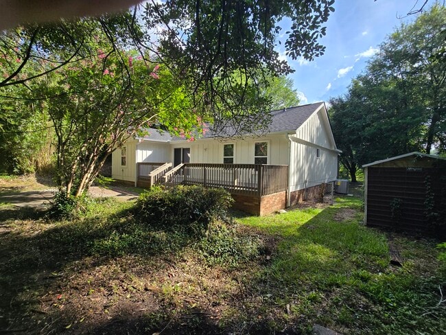 Building Photo - 469 Lawrence Dr
