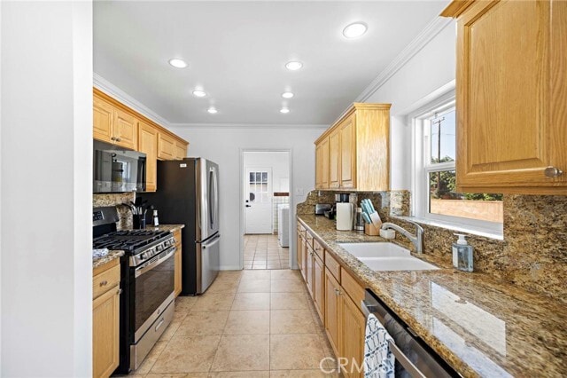 Building Photo - 720 E Foothill Blvd