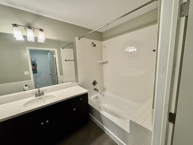 Building Photo - 200 Manufacturers Rd