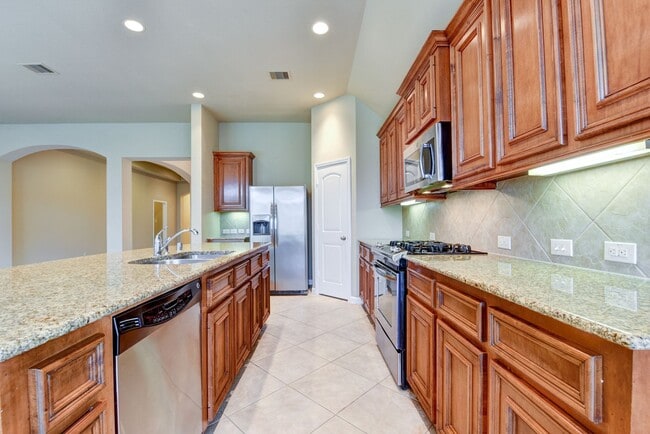 Building Photo - 4 BD / 3 BR Perry home in Creekstone Village!