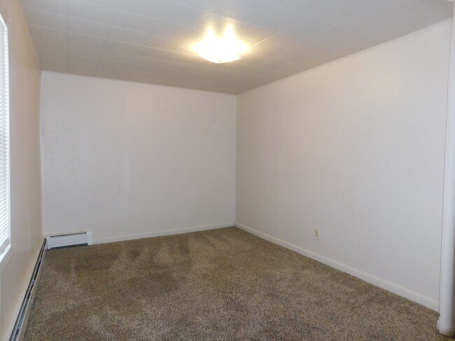 Building Photo - 520-520 129 29 Rd