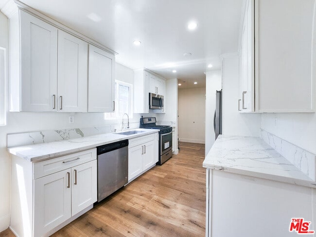 Building Photo - 2917 N Coolidge Ave