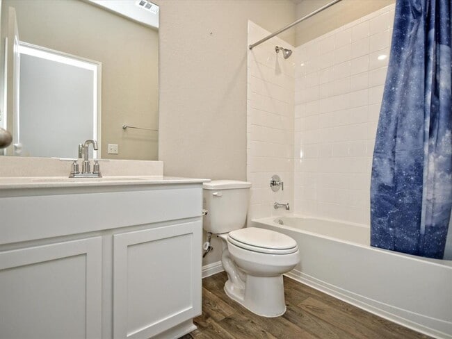 Building Photo - 413 Rainmaker Ln