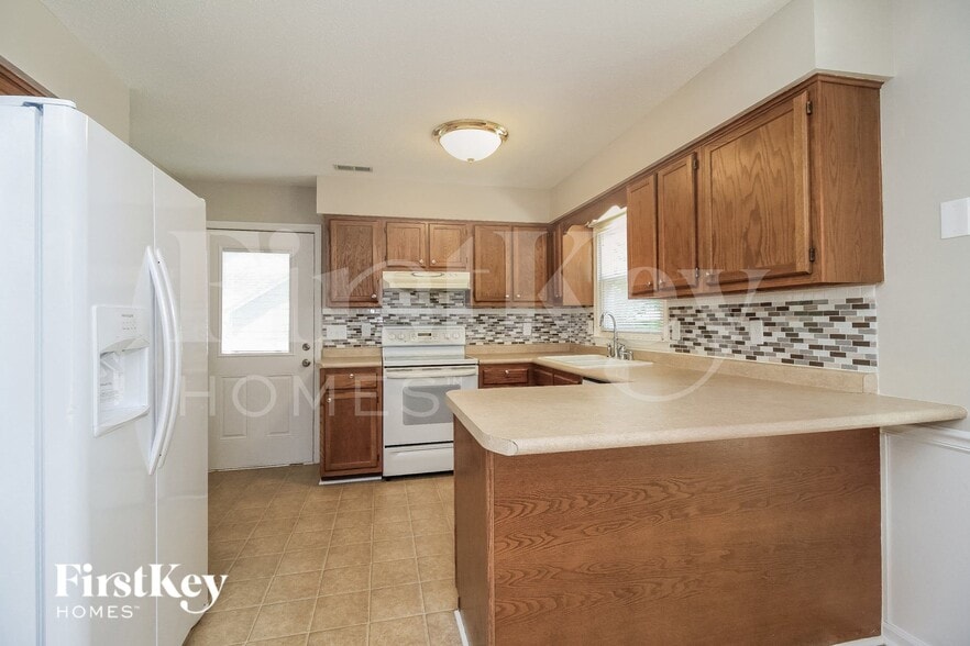 Building Photo - 7089 Avenbury Cir