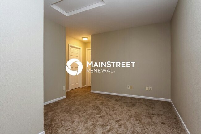 Building Photo - 3 Bedroom Pet-Friendly Home in Indianapolis, IN with Main Street Renewal