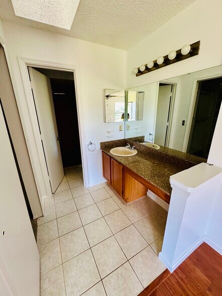 Building Photo - 12213 Augusta Woods Cir