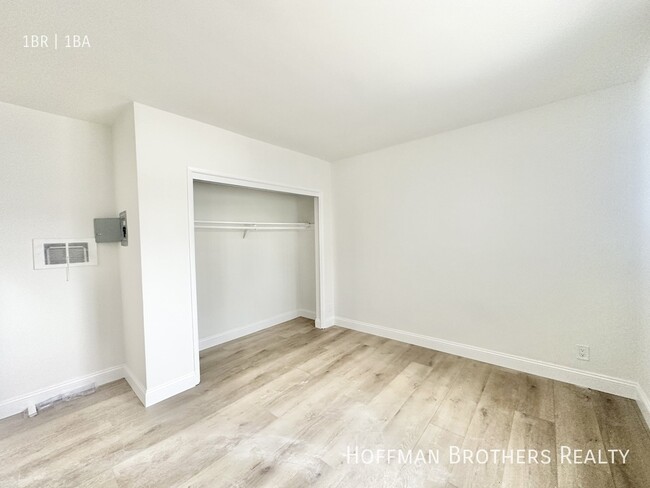 Building Photo - 20445 Saticoy St