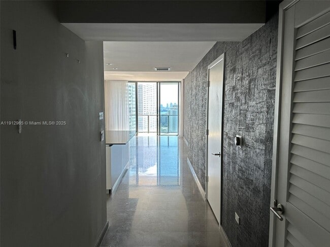 Building Photo - 68 SE 6th St