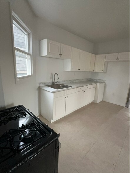 Building Photo - 826 S 15th St