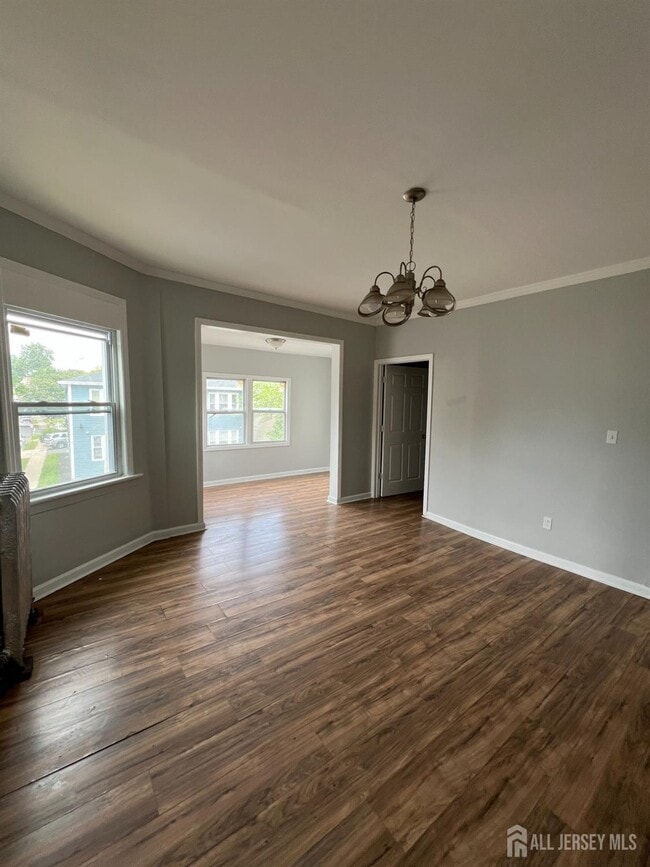 Building Photo - 498 Norwood St