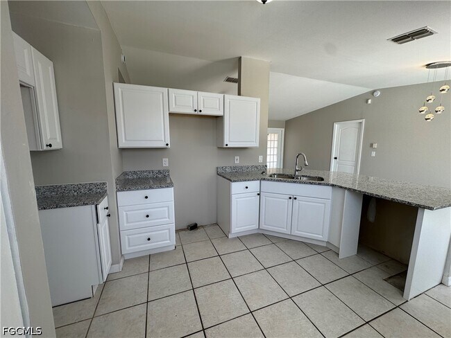 Building Photo - 1700 NE 12th St