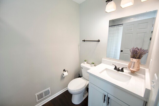 Building Photo - 10234 N La Cresta Dr