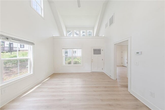Building Photo - 2400 Lowe St NW