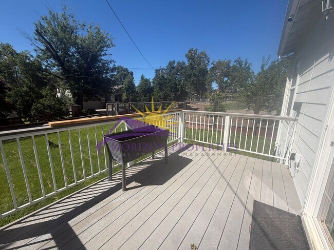 Building Photo - Bright 2 Bed 2 Bath 1,251 Sqft. Fair Oaks Home