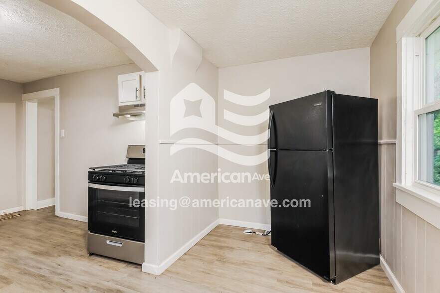 Building Photo - 329 Pointview Ave