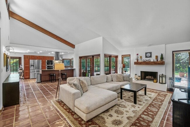 Building Photo - 2598 NW 27th St