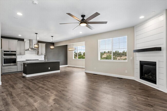 Building Photo - 5355 Canyon View Dr