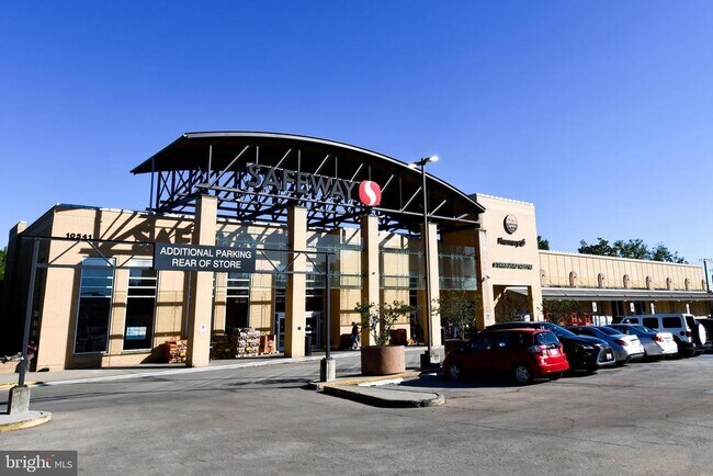 Building Photo - 4100 Dewmar Ct