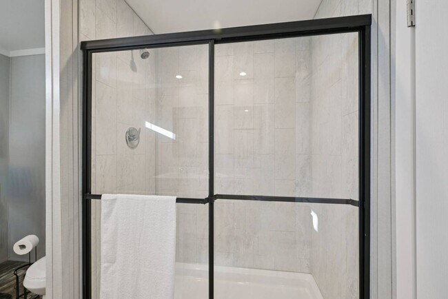 Building Photo - 1611 American Dr