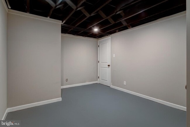 Building Photo - 308 Lenox Rd