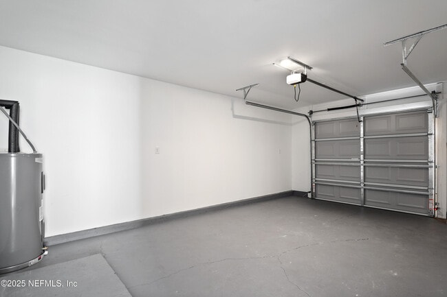 Building Photo - 8431 India Ave