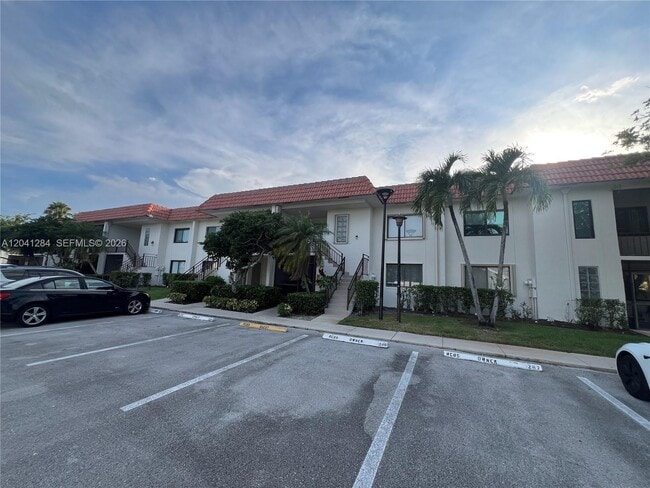 Building Photo - 379 Lakeview Dr
