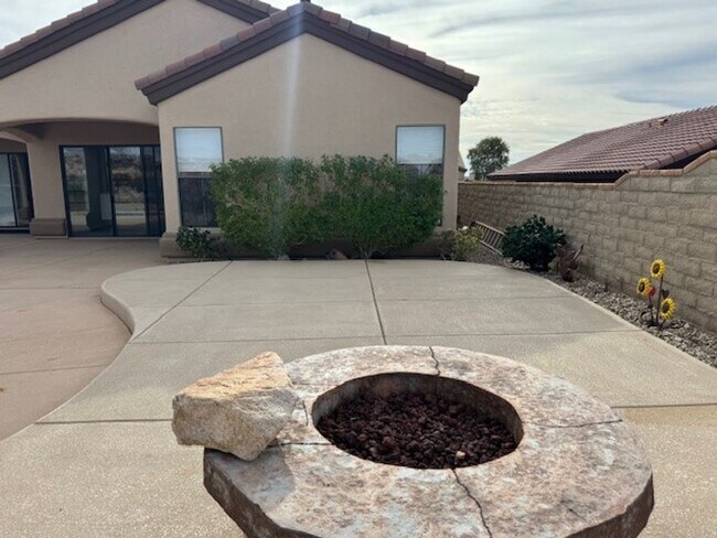 Building Photo - 3 BR on the GOLF COURSE with POOL-Laughlin Ranch with views