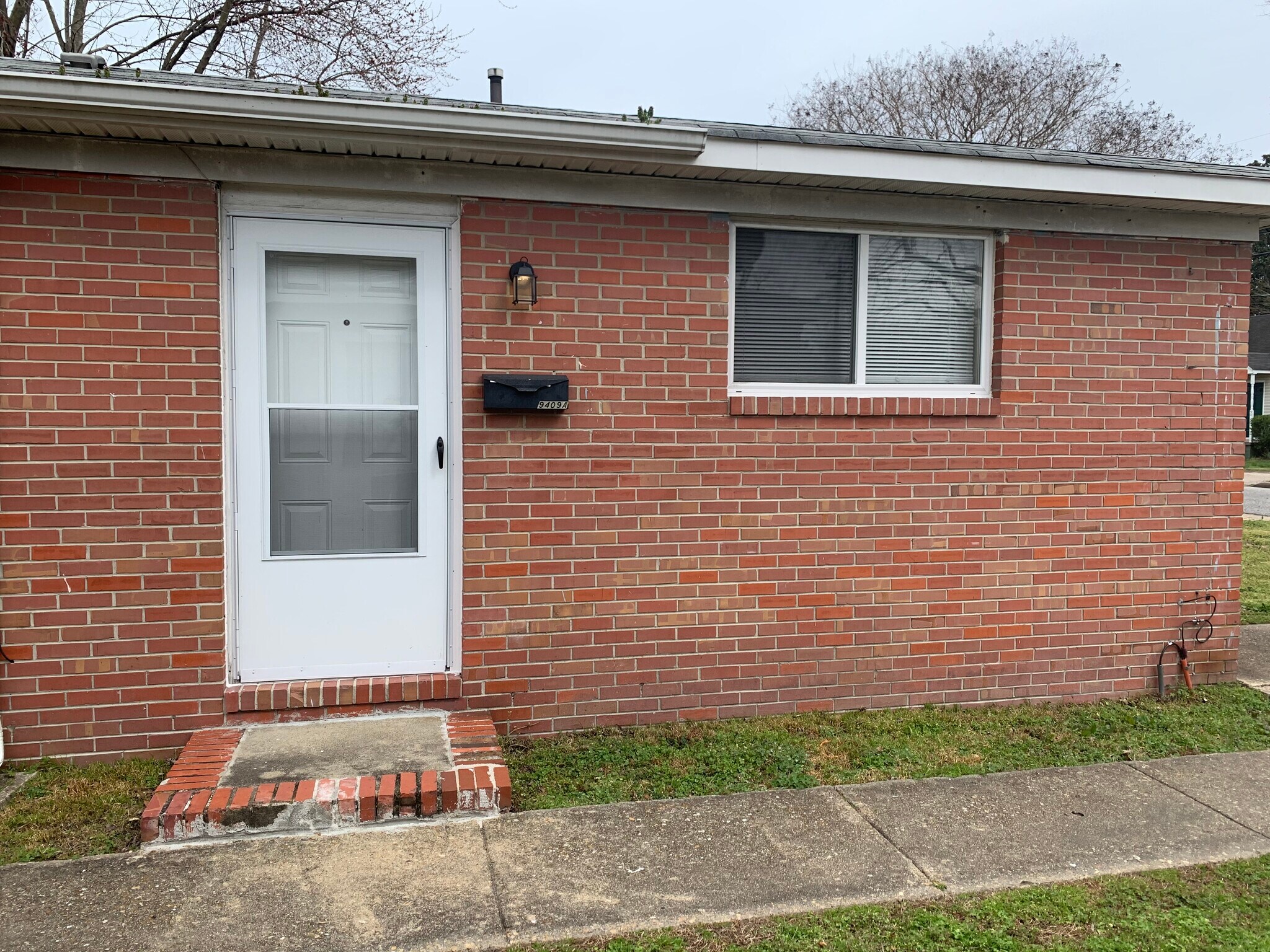 Building Photo - 9409 Atwood Ave