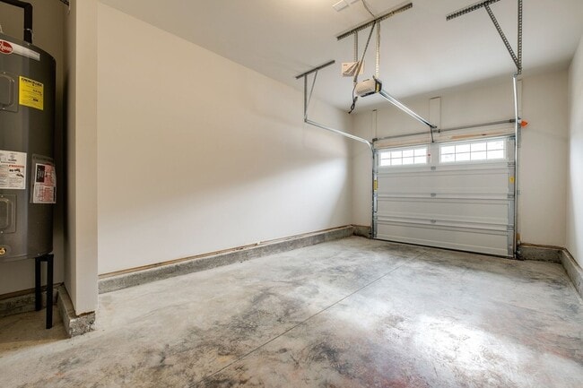 Building Photo - 529 Medwyk Dr