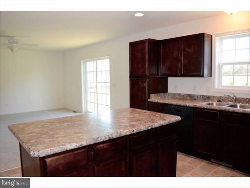 Building Photo - 39 Riptide Ct