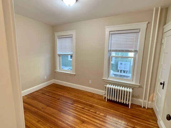 Building Photo - 12 Rosemary St