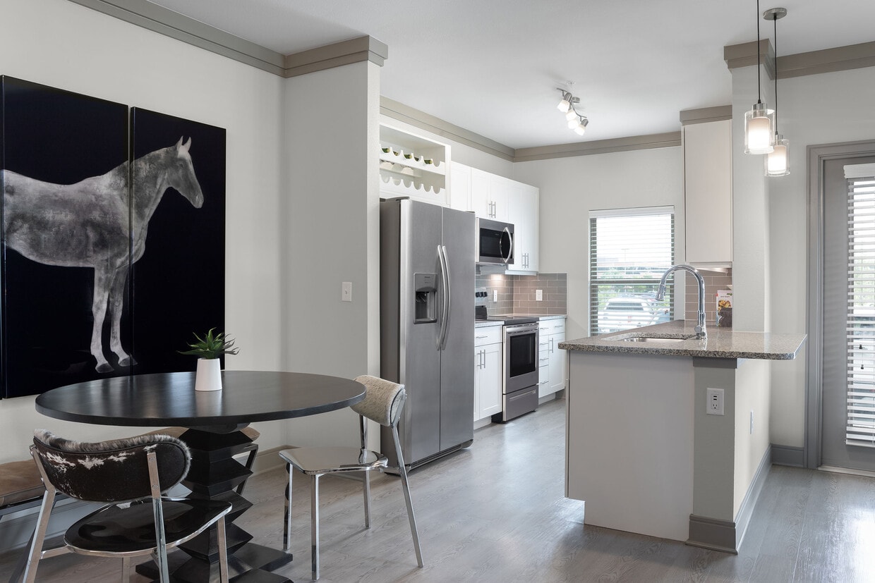 Building Photo - Cyan Southcreek