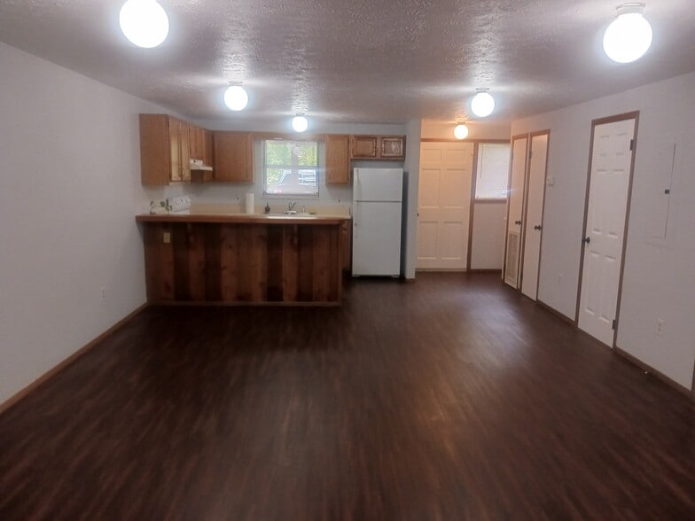 Building Photo - 4135 Dollys Dr