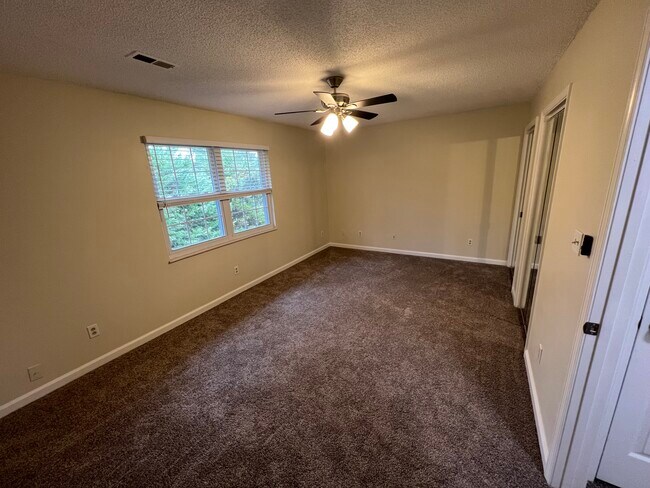 Building Photo - 1664 Louisville Rd