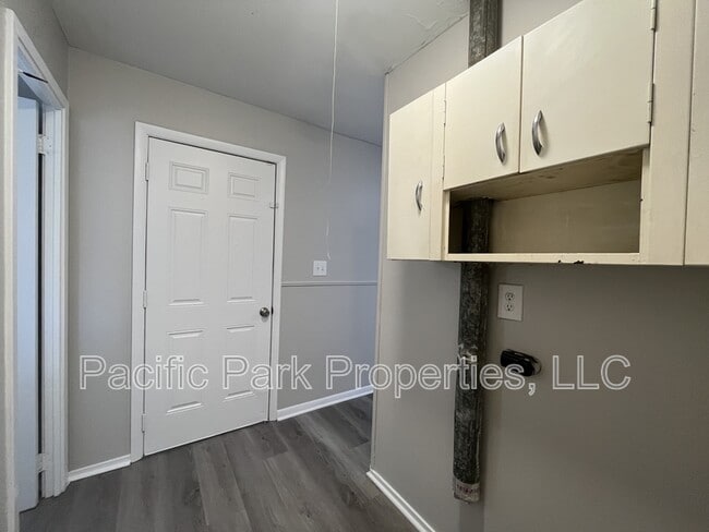 Building Photo - 8120 Gilmore Rd