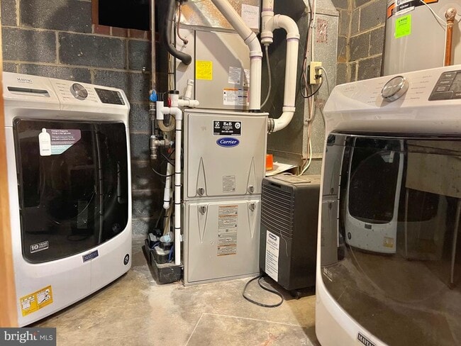 Building Photo - 8614 Ridge Rd