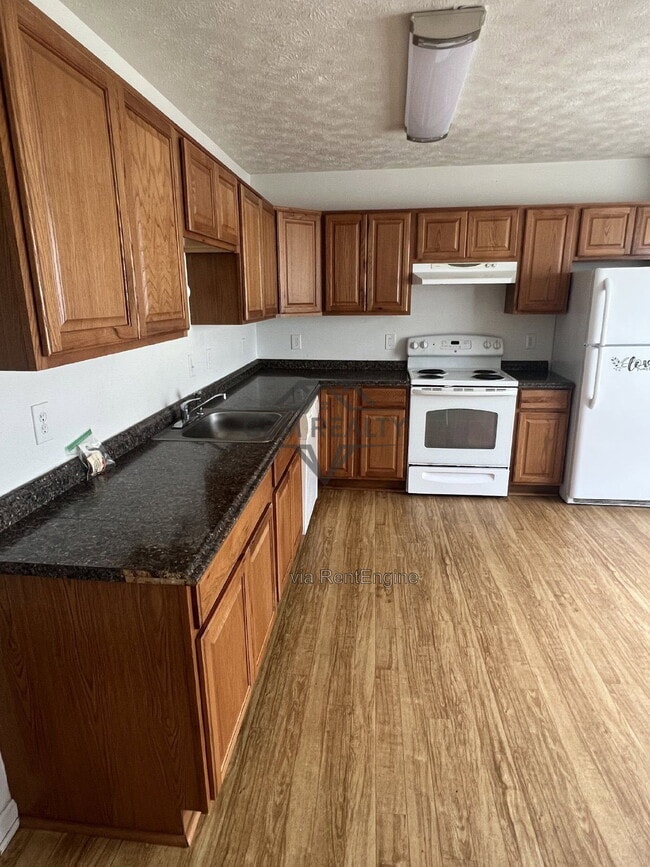 Building Photo - 9824 Coventry Creek Dr