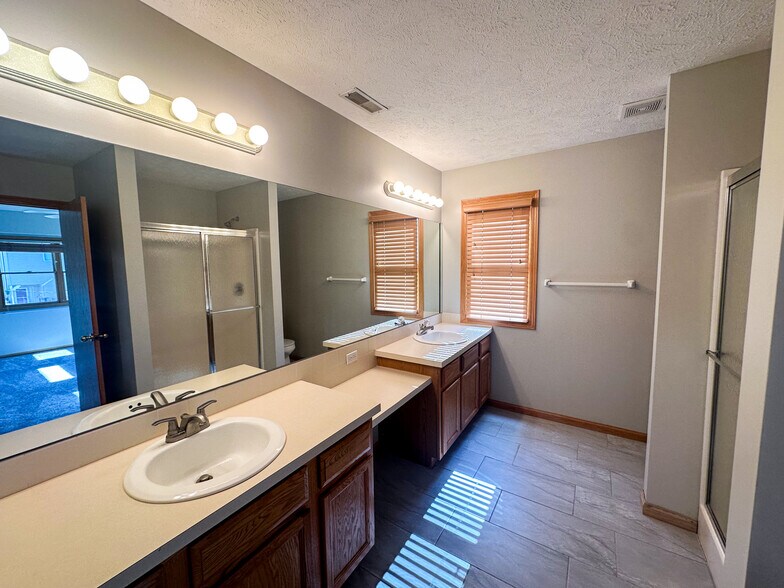 Building Photo - 1727 N 57th Ave