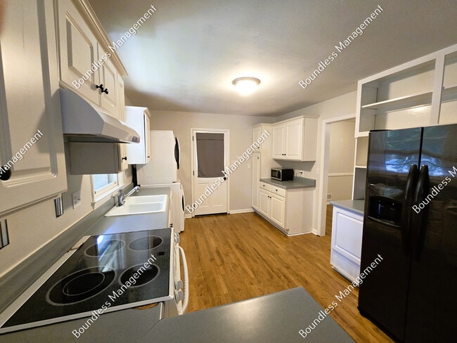Building Photo - 2572 Woodgreen Dr