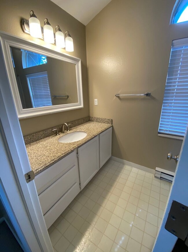 Building Photo - 3565 Windmill Dr