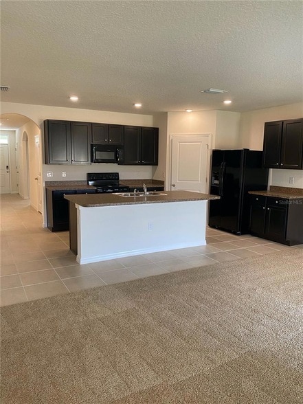 Building Photo - 2961 NE 43rd Rd