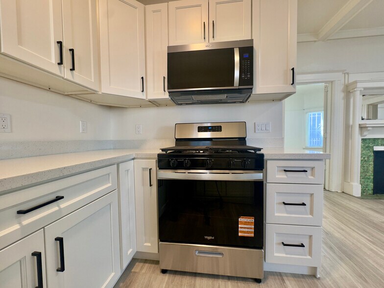 Building Photo - 3218 West St