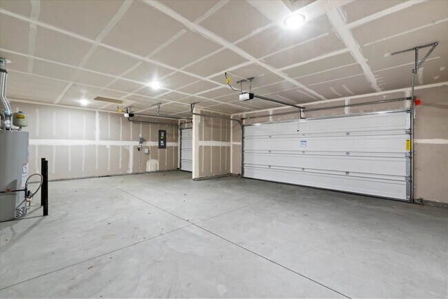 Building Photo - 2869 N Arroyo Vis Wy