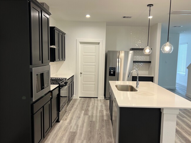 Building Photo - 3220 Crown Gate Dr