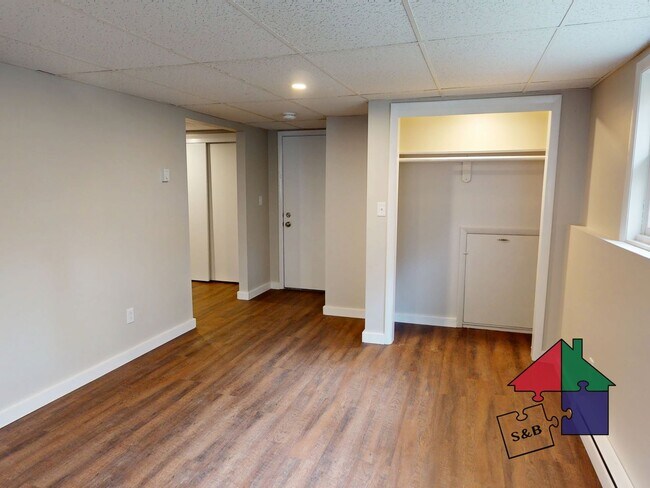 Building Photo - 20 Hubbard St