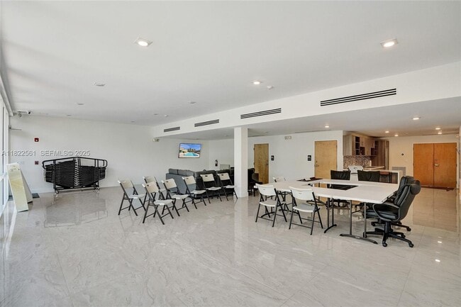 Building Photo - 16478 NE 27th Pl